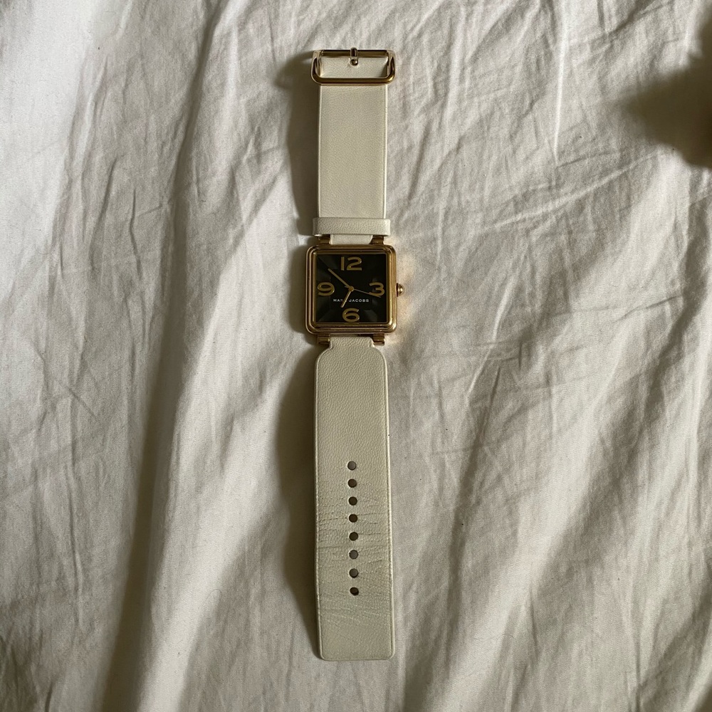 Marc Jacobs women’s Marc Vic leather watch